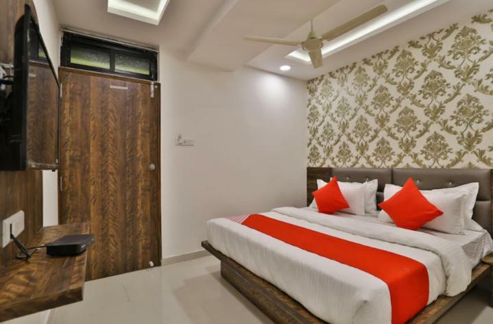 Hotel Pathik Villa Ahmedabad Luaran gambar